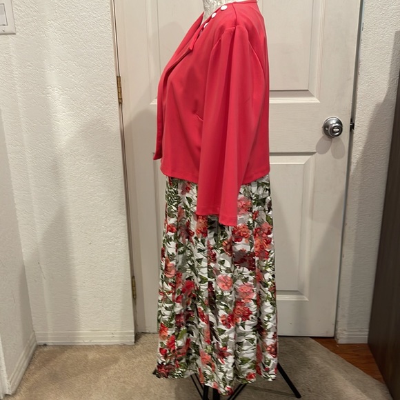 Very Beautiful Women's Floral 2 Piece Dress - Picture 2 of 10